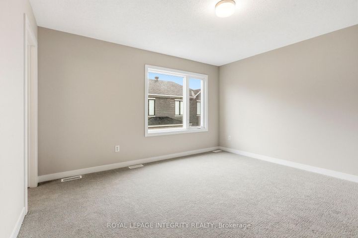 Photo 23 at 418 Les Emmerson Drive, Nepean (Heritage Park), Ottawa