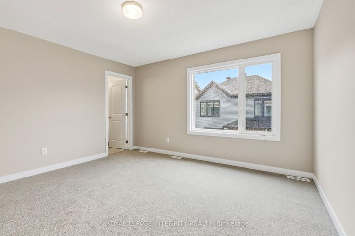 Photo 24 at 418 Les Emmerson Drive, Nepean (Heritage Park), Ottawa