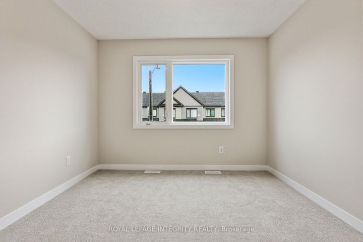 Photo 31 at 418 Les Emmerson Drive, Nepean (Heritage Park), Ottawa