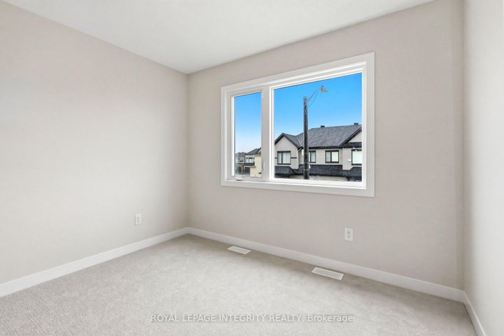 Photo 32 at 418 Les Emmerson Drive, Nepean (Heritage Park), Ottawa
