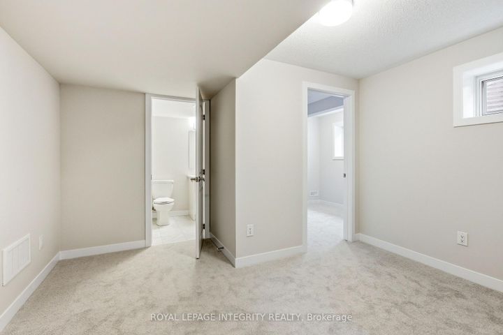 Photo 39 at 418 Les Emmerson Drive, Nepean (Heritage Park), Ottawa