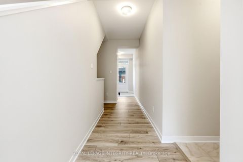 Photo 4 at 418 Les Emmerson Drive, Nepean (Heritage Park), Ottawa