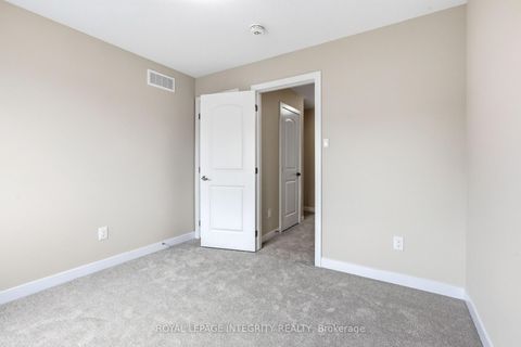 Photo 21 at 418 Les Emmerson Drive, Nepean (Heritage Park), Ottawa