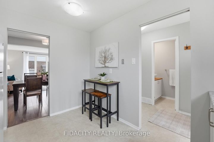 Photo 8 at 31 - 16 Glencoe Street, Nepean (Arlington Woods), Ottawa