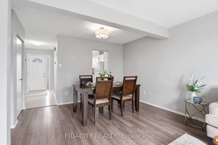 Photo 11 at 31 - 16 Glencoe Street, Nepean (Arlington Woods), Ottawa