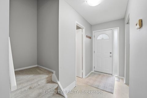 Photo 2 at 31 - 16 Glencoe Street, Nepean (Arlington Woods), Ottawa