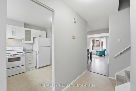 Photo 3 at 31 - 16 Glencoe Street, Nepean (Arlington Woods), Ottawa
