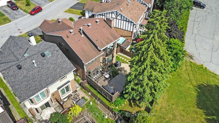 Photo 6 at 51 Pemberton Crescent, Nepean (Manordale), Ottawa