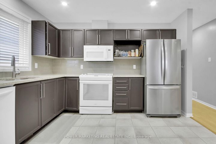 Photo 11 at 181 MOUNTSHANNON Drive, Nepean (Longfields), Ottawa