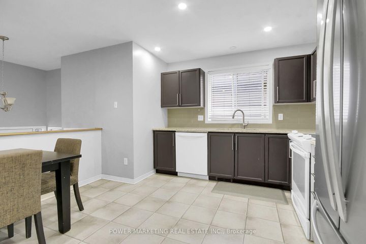 Photo 13 at 181 MOUNTSHANNON Drive, Nepean (Longfields), Ottawa