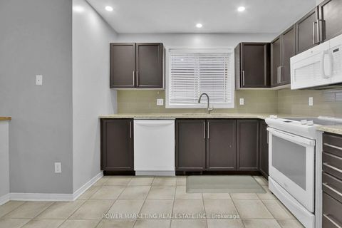 Photo 10 at 181 MOUNTSHANNON Drive, Nepean (Longfields), Ottawa