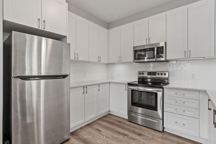 Photo 9 at 146 Anthracite Private, Nepean (Heritage Park), Ottawa