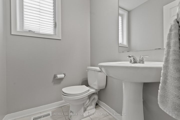 Photo 18 at 146 Anthracite Private, Nepean (Heritage Park), Ottawa