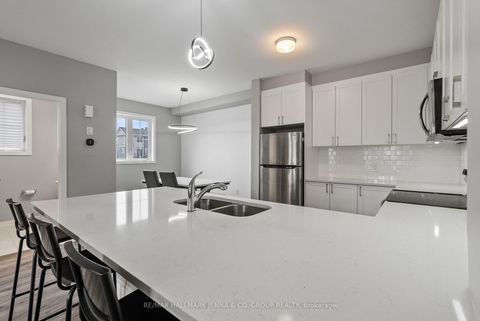 Photo 11 at 146 Anthracite Private, Nepean (Heritage Park), Ottawa