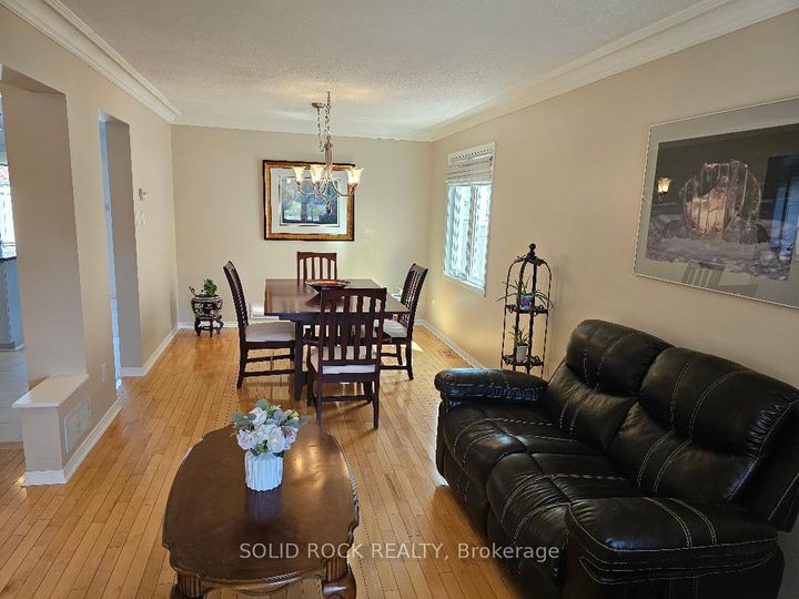 Photo 1 at 17 Shandon Avenue, Nepean (Longfields), Ottawa