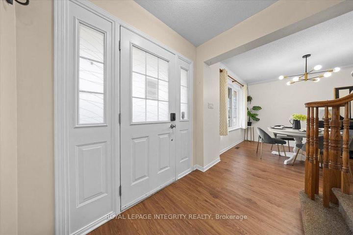 Photo 3 at 236 Wabiskaw Private, Nepean (Stonebridge), Ottawa