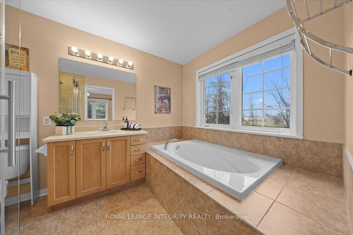 Photo 22 at 236 Wabiskaw Private, Nepean (Stonebridge), Ottawa