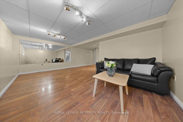Photo 33 at 236 Wabiskaw Private, Nepean (Stonebridge), Ottawa