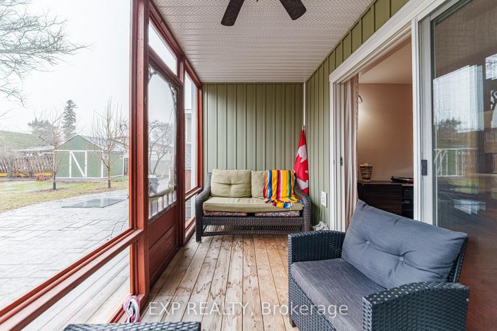 Photo 5 at 1592 Apeldoorn Avenue, Nepean (Carleton Heights), Ottawa
