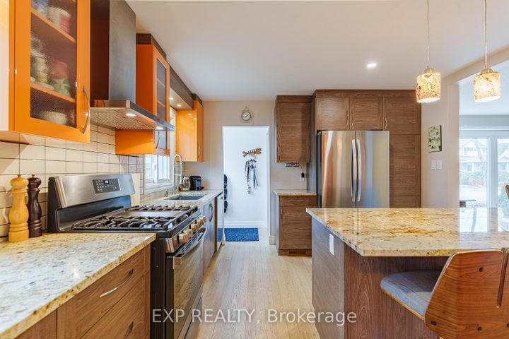 Photo 10 at 1592 Apeldoorn Avenue, Nepean (Carleton Heights), Ottawa