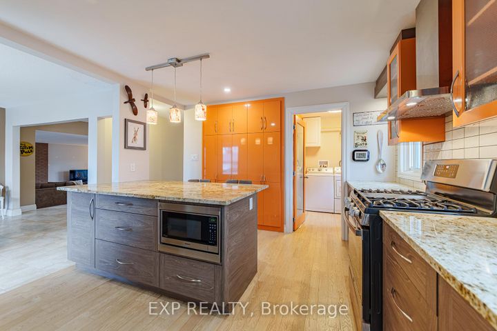 Photo 12 at 1592 Apeldoorn Avenue, Nepean (Carleton Heights), Ottawa