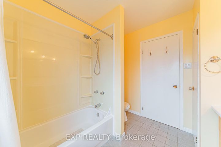 Photo 21 at 1592 Apeldoorn Avenue, Nepean (Carleton Heights), Ottawa