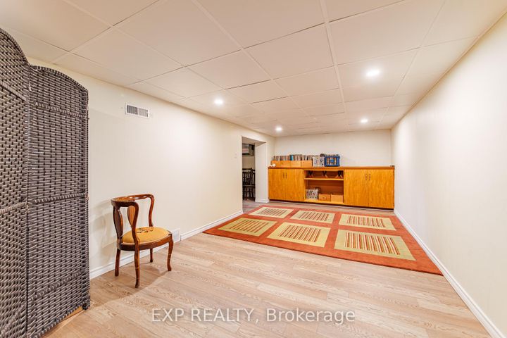 Photo 28 at 1592 Apeldoorn Avenue, Nepean (Carleton Heights), Ottawa