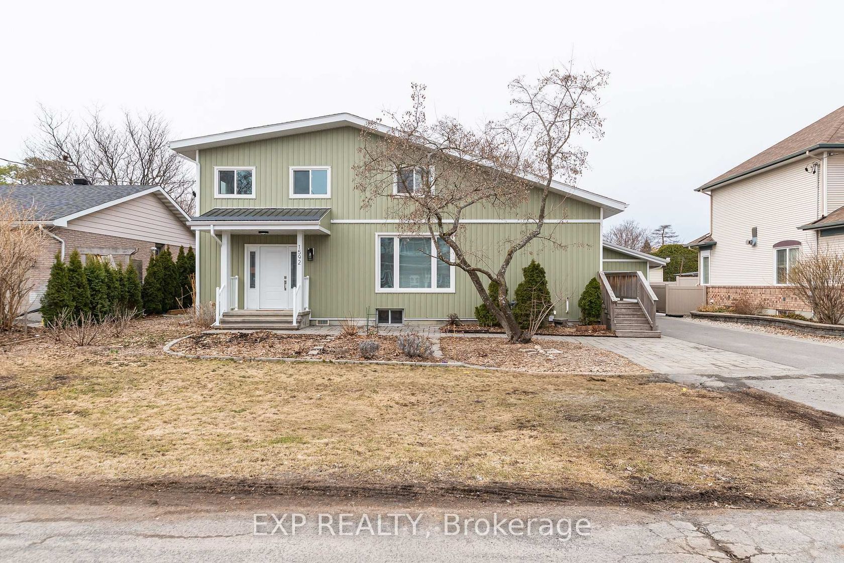 1592 Apeldoorn Avenue, Nepean (Carleton Heights), Ottawa 