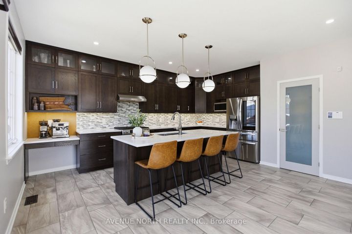 Photo 11 at 514 Pinawa Circle, Nepean (Stonebridge), Ottawa