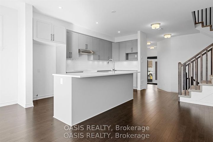 Photo 5 at 740 Pipit Lane, Nepean (Half Moon Bay), Ottawa