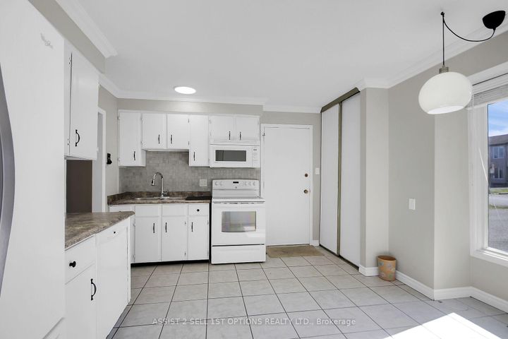 Photo 4 at 11 Elvaston Avenue, Nepean (Craig Henry/Woodvale), Ottawa