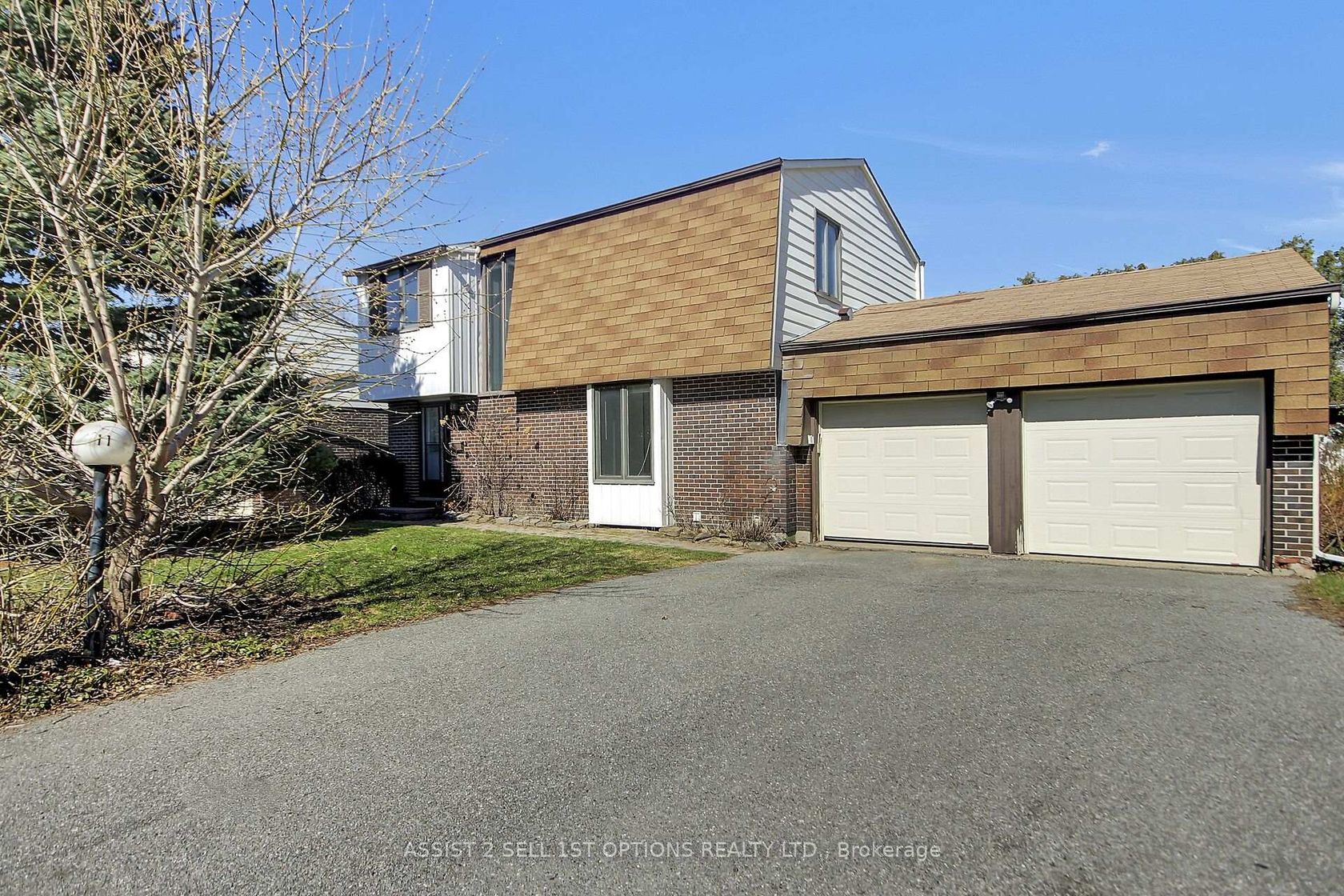 11 Elvaston Avenue, Nepean (Craig Henry/Woodvale), Ottawa 