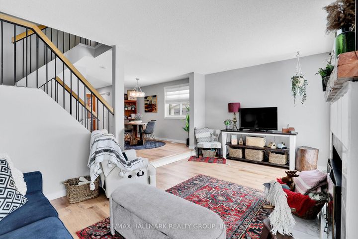 Photo 10 at 88 Homestead Street, Nepean (Borden Farm/Stewart Farm/Carleton Heights/Parkwood Hills), Ottawa