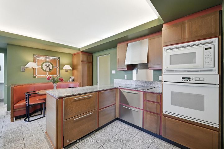 Photo 14 at 68 Corkstown Road, Nepean (Lakeview Park), Ottawa