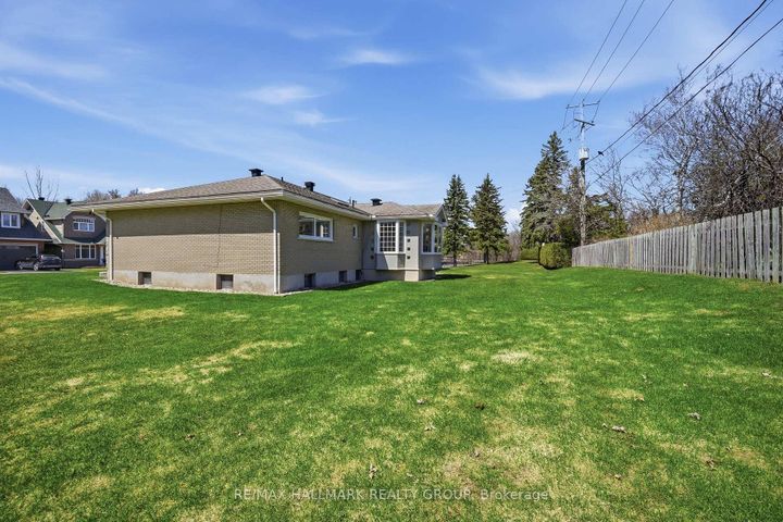 Photo 33 at 68 Corkstown Road, Nepean (Lakeview Park), Ottawa