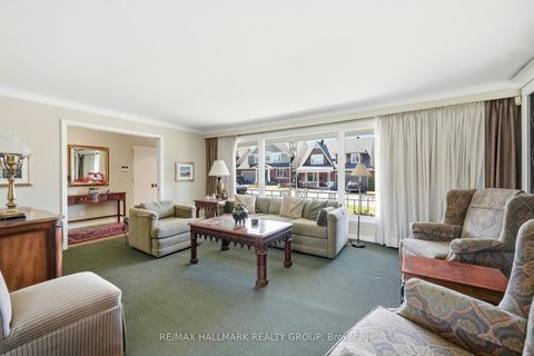 Photo 6 at 68 Corkstown Road, Nepean (Lakeview Park), Ottawa