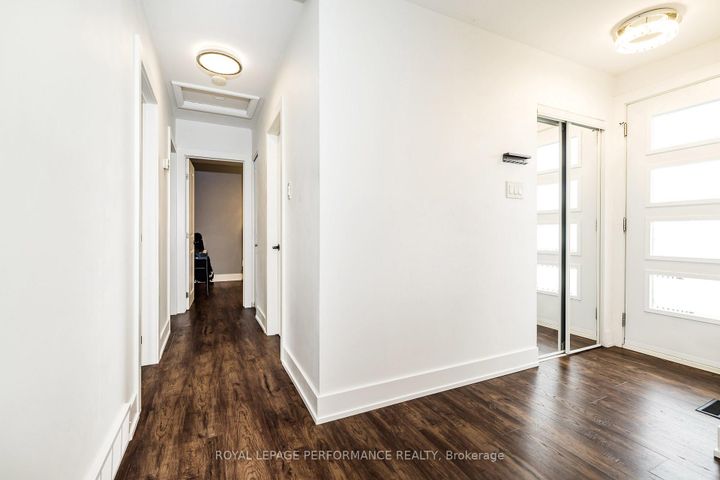 Photo 12 at 36 Largo Crescent, Nepean (Meadowlands/Crestview), Ottawa