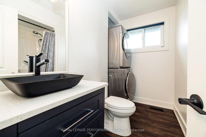 Photo 16 at 36 Largo Crescent, Nepean (Meadowlands/Crestview), Ottawa