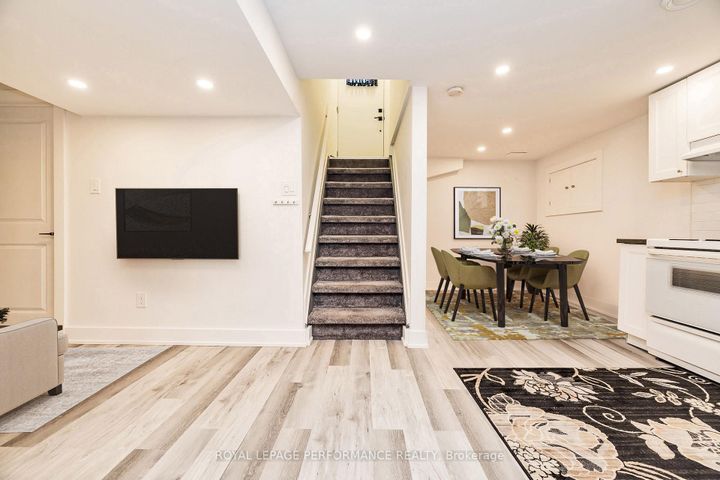 Photo 19 at 36 Largo Crescent, Nepean (Meadowlands/Crestview), Ottawa