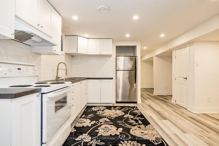 Photo 23 at 36 Largo Crescent, Nepean (Meadowlands/Crestview), Ottawa