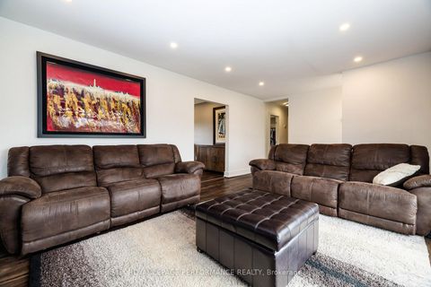 Photo 6 at 36 Largo Crescent, Nepean (Meadowlands/Crestview), Ottawa