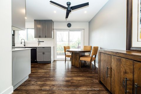 Photo 7 at 36 Largo Crescent, Nepean (Meadowlands/Crestview), Ottawa