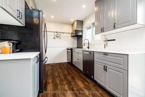 Photo 8 at 36 Largo Crescent, Nepean (Meadowlands/Crestview), Ottawa