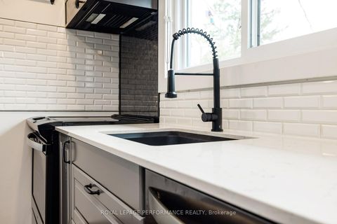 Photo 9 at 36 Largo Crescent, Nepean (Meadowlands/Crestview), Ottawa