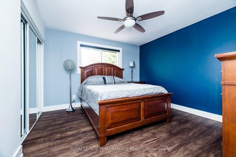 Photo 14 at 36 Largo Crescent, Nepean (Meadowlands/Crestview), Ottawa