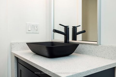 Photo 17 at 36 Largo Crescent, Nepean (Meadowlands/Crestview), Ottawa