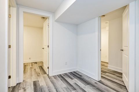 Photo 25 at 36 Largo Crescent, Nepean (Meadowlands/Crestview), Ottawa