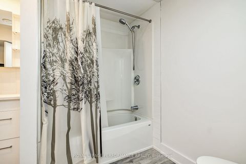 Photo 31 at 36 Largo Crescent, Nepean (Meadowlands/Crestview), Ottawa