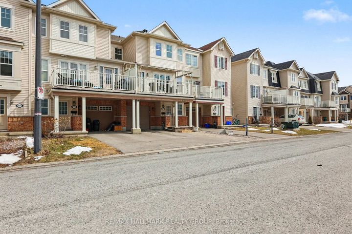 Photo 2 at 2516 Nutgrove Avenue, Nepean (Half Moon Bay), Ottawa