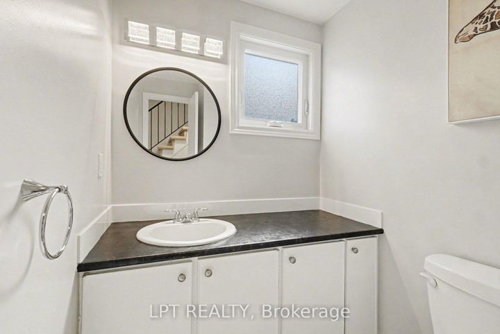 Photo 10 at 38 Lindhurst Crescent, Nepean (Briargreen), Ottawa